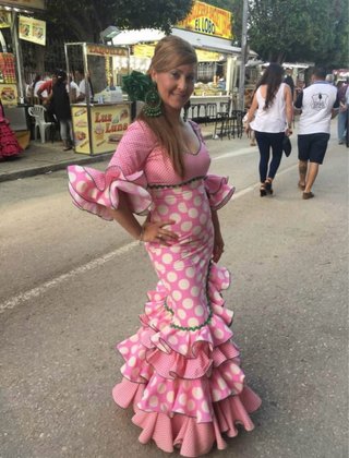 Vestido de flamenca rosa con lunares