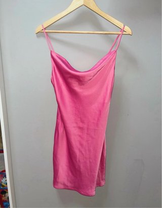 Vestido rosa seda Urban Outfitters