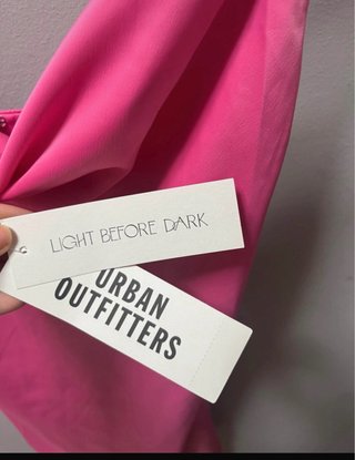 Vestido rosa seda Urban Outfitters