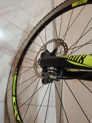 Bicicleta Scott RC Negra y Amarilla