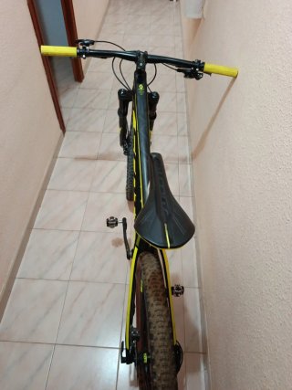 Bicicleta Scott RC Negra y Amarilla