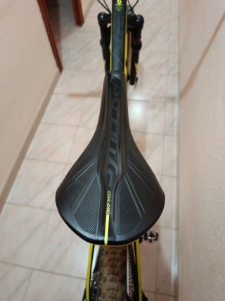 Bicicleta Scott RC Negra y Amarilla