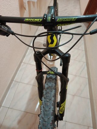 Bicicleta Scott RC Negra y Amarilla