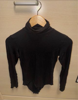 Body negro cuello alto manga larga Talla M