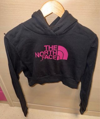 Sudadera The North Face cropped negra rosa Talla S