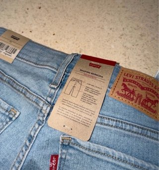 Bermuda Levi's Azul Claro Talla 25/34