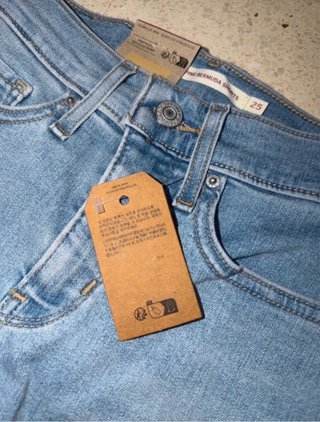 Bermuda Levi's Azul Claro Talla 25/34