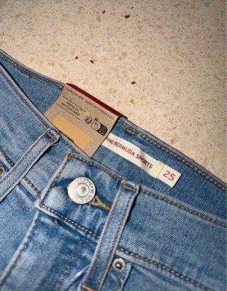 Bermuda Levi's Azul Claro Talla 25/34