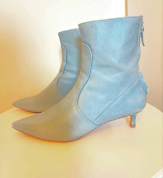 Botines de piel azul
