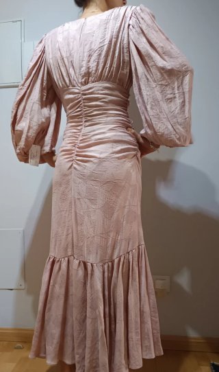 Vestido largo de invitada rosa