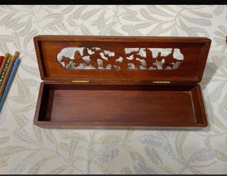 Scatola e bacchette in legno