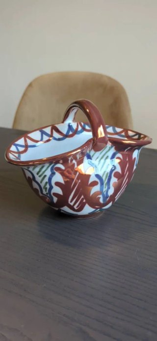 Cestino o barchetta in ceramica con riflesso metallico