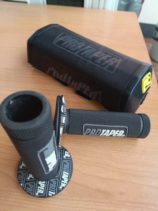 Puños y Protector Manillar protaper.