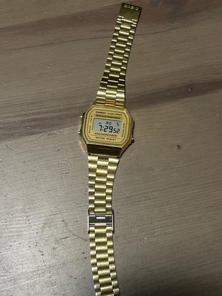 Reloj Casio Dorado A168