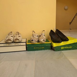Zapatos Pitillos Negros y Dorados
