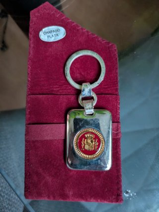Llavero Chapado en Plata con Escudo