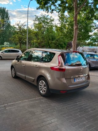 Renault Grand Scenic 2012