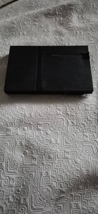 Consola PlayStation 2 (PS2) Sony Tapa estropeada.