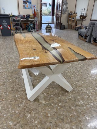 Mesa de Comedor de Madera y Epoxi