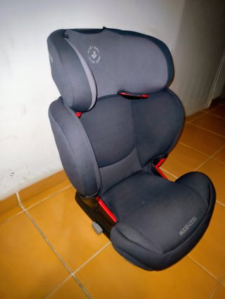 Silla coche Maxi-Cosi de 3,5 a 12 años. Como nueva