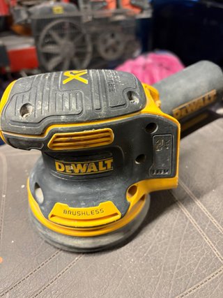 Lijadora de batería DeWalt 18V