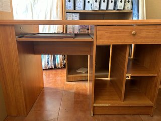 Escritorio ordenador madera