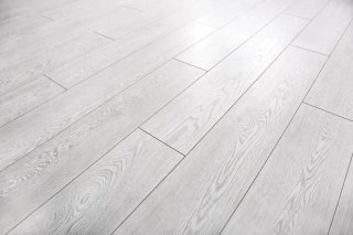 INSTALACION MONTURA DE PARQUET Y PUERTAS