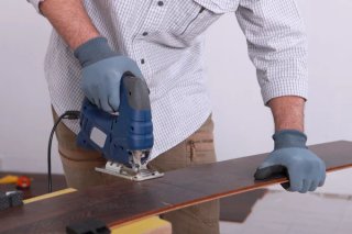 INSTALACION MONTURA DE PARQUET Y PUERTAS