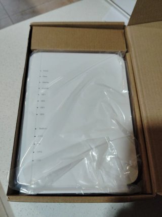 Router inalámbrico blanco