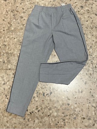Pantalones de vestir Bershka grises