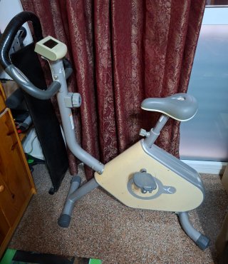 Bicicleta Estática de Ejercicio