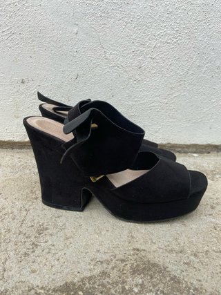 Sandalias de tacón negras