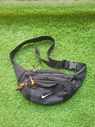 Riñonera Nike Negra