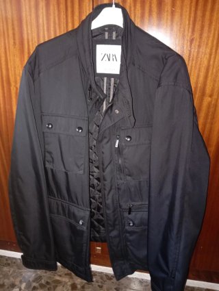 Parka Zara hombre negra
