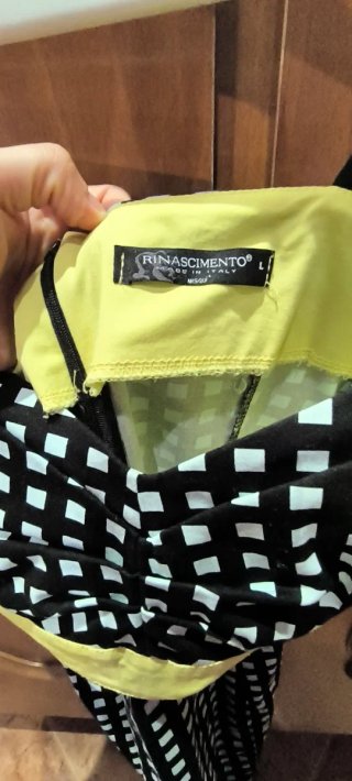 Vestido de fiesta negro y amarillo