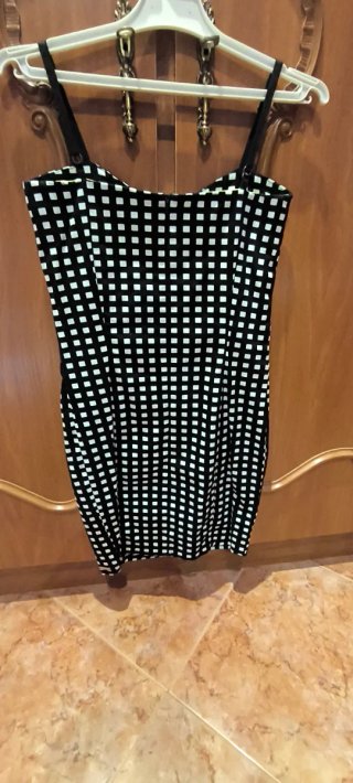 Vestido de fiesta negro y amarillo