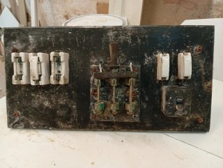 Cuadro Eléctrico Antiguo