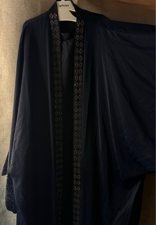 Abaya azul marino con Pedrería