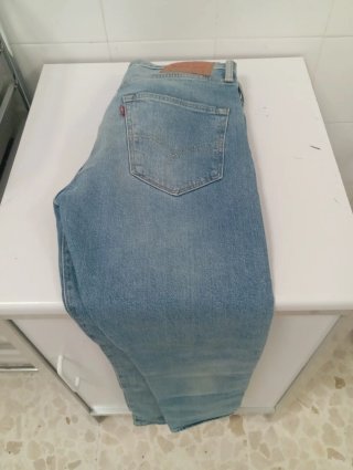 Pantalones Levi's 501 Talla 32-30, nuevos sin etiq