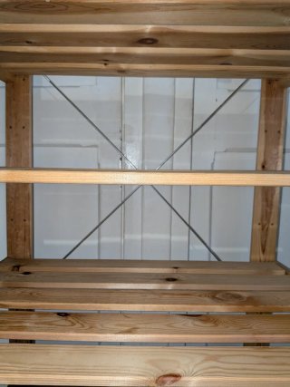 Estantería IKEA de madera