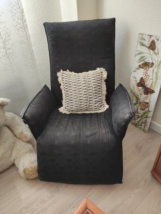 Sillón de tela negro