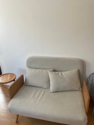 Sofá Cama Beige con Estructura de Madera