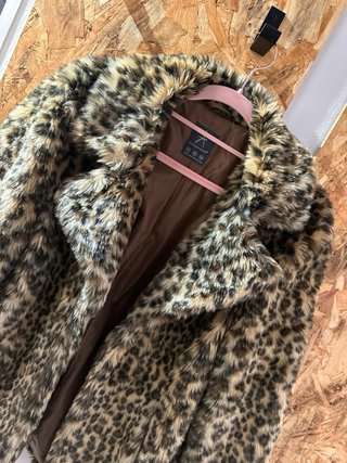 Abrigo de pelo de leopardo