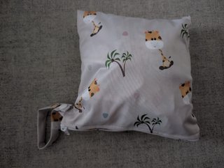 Pack 3 baberos impermeables con mangas para bebé