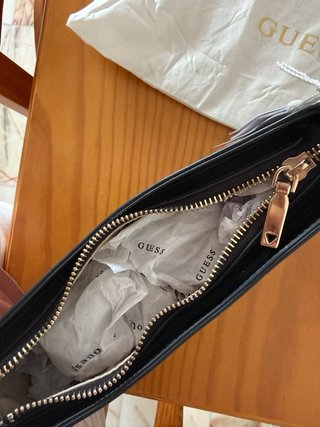 Bolso Guess Negro NUEVO CON ETIQUETAS