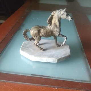Figura de Caballo en Bronce y Mármol