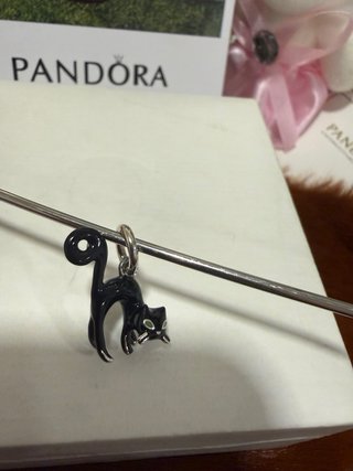 Charm Gato Pandora Negro
