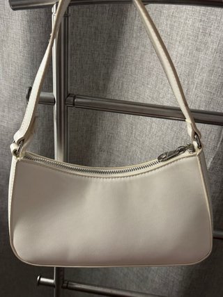 Bolso de hombro estilo baguette blanco