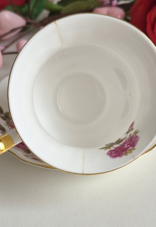 Taza y platillo de porcelana inglesa