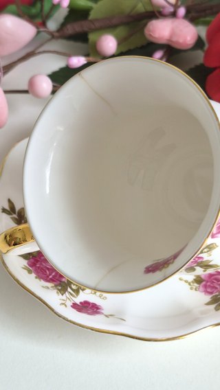 Taza y platillo de porcelana inglesa